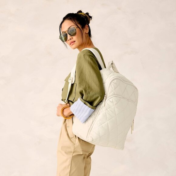 New with Tags Vera Bradley Featherweight Bancroft Backpack in Pumice Stone - Picture 6 of 6